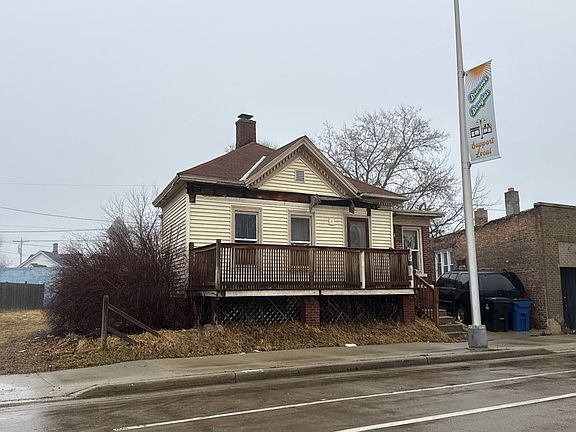 3rd image of 1339 Douglas Ave