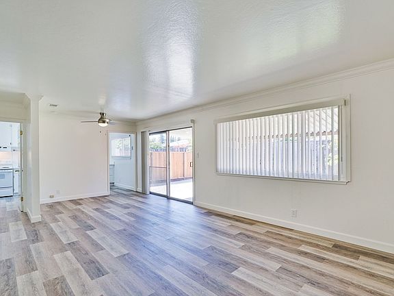 4th image of 800 W Hacienda Ave