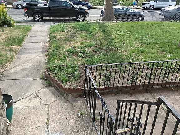2nd image of 1419 Robbins Ave