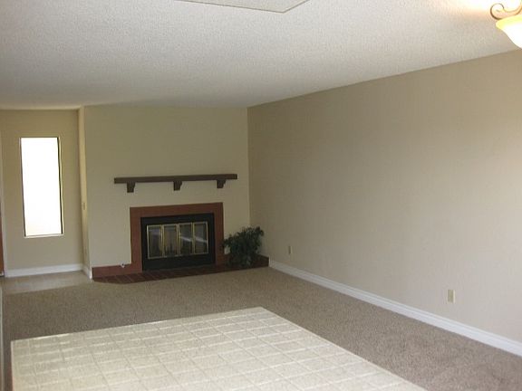 4th image of 2849 East St
