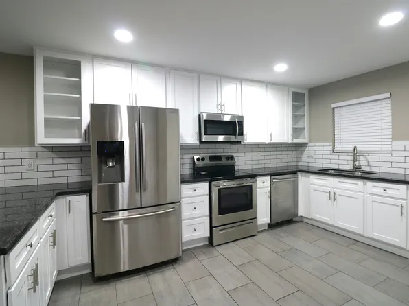 1 N Naco Way APT 1, Chandler, AZ 85225