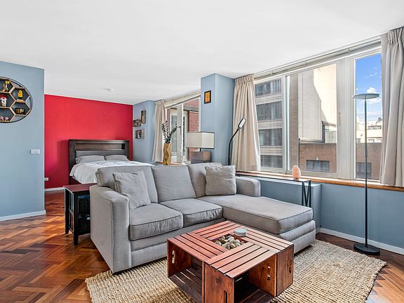 3rd image of 2373 Broadway APT 925