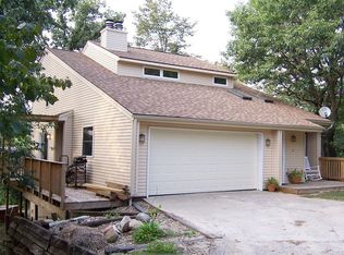 33 Fore Seasons Dr, Grinnell, IA 50112