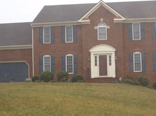 6209 Stone Manor Dr, Roanoke, VA 24018