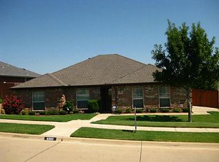 9300 Rhea Ct, White Settlement, TX 76108