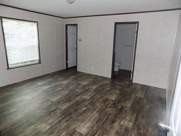 5th image of 18 Mallard Dr