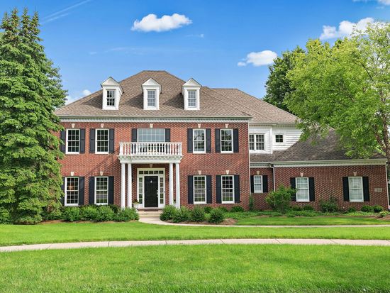 7206 Horseshoe Ct, Cary, IL 60013