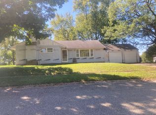 326 Meltzer St, Walnut, IL 61376