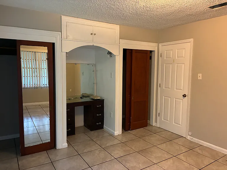 116 W Osborne Ave — Photo 10
