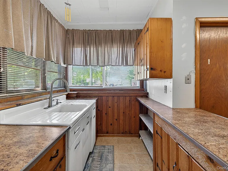 4 Montgomery Rd #1 — Photo 9