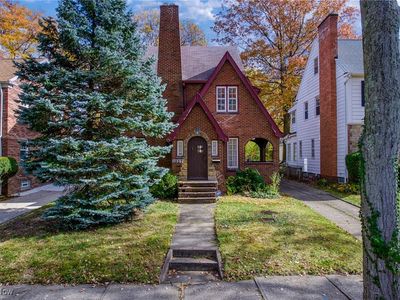 1027 Pennfield Rd, Cleveland Heights, OH, 44121