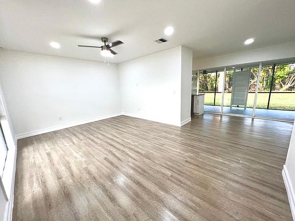 2nd image of 20230 Blaine Ave