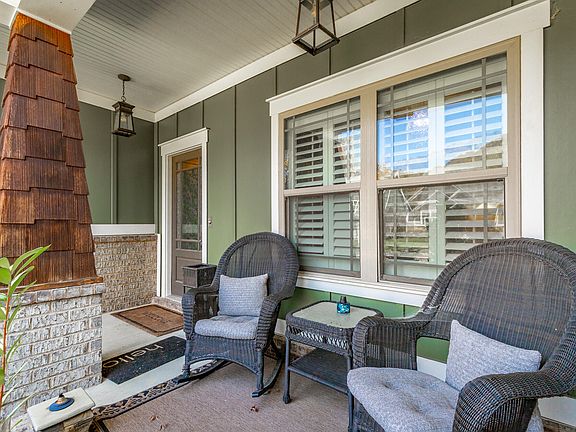 3rd image of 530 Deer Valley Dr