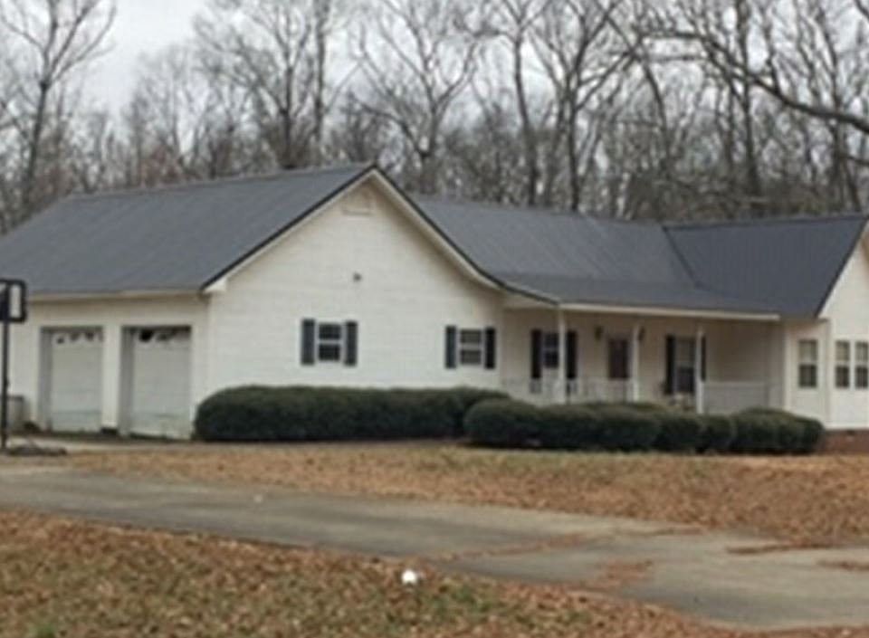 2nd image of 595 Patty Ln