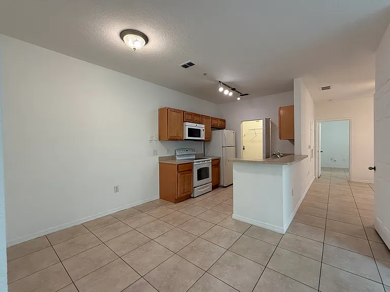 854 Grand Regency Point #103 — Photo 4