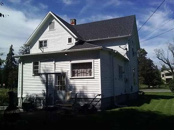4th image of 1477 Buckland Ave