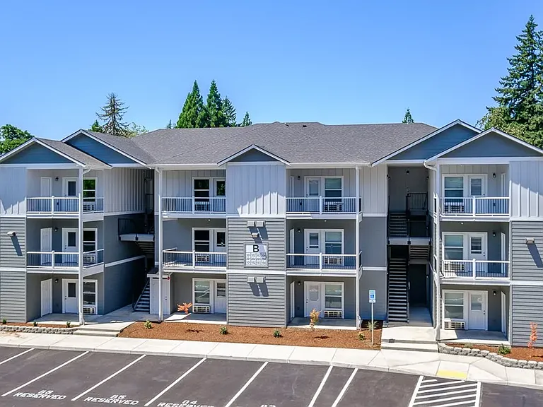 Cascade Meadows Apartments — Photo 18