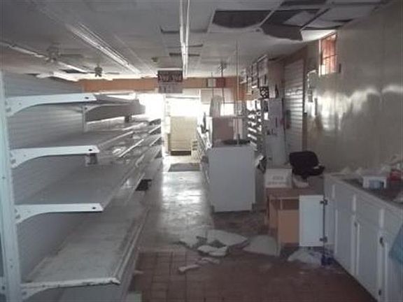 4th image of 16250 Curtis St