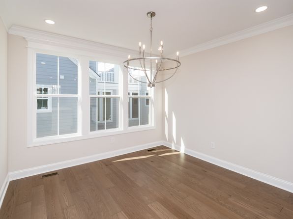 virginia-beach-virginia-402647318 picture