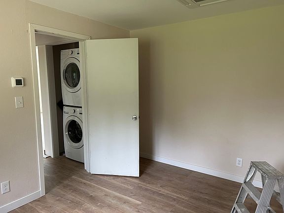 4th image of 1014 Central St SE #2