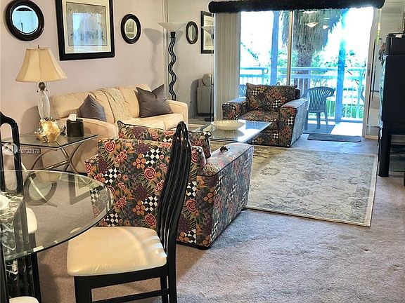 5th image of 4400 Hillcrest Dr APT 309A