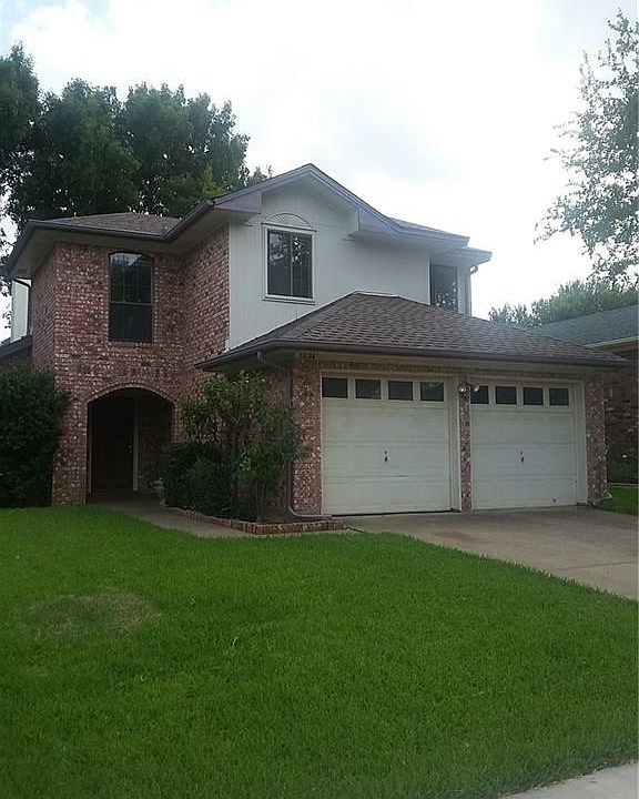 1st image of 3824 Suffolk Ln