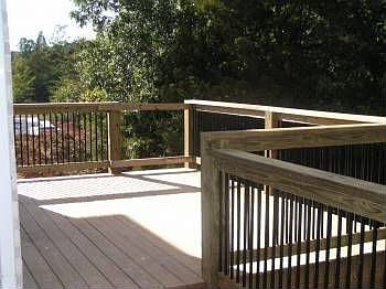 5th image of 220 Two Creek Dr