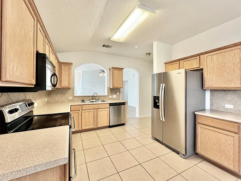 1015 Aiken Dr — Photo 17
