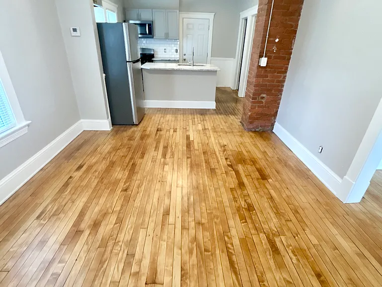 2186 W 10th St #3 — Photo 1
