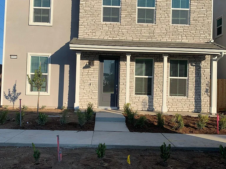 2675 E Teaberry Dr — Photo 11