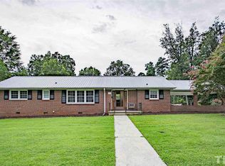 527 Oakwood Ln, Graham, NC 27253