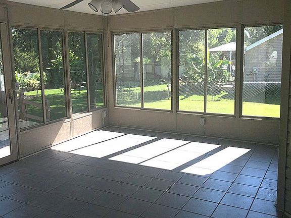 Three season sunroom 