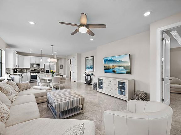 3rd image of 12400 Canal Grande DR
