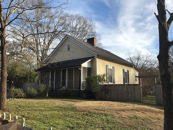 2nd image of 3007 Longmeadow Dr