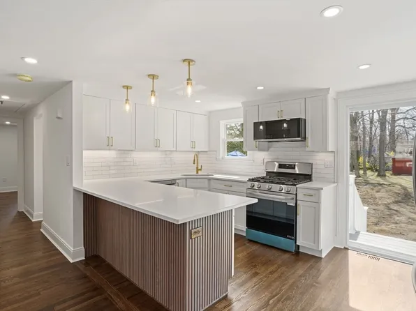 245 Careswell St, Marshfield, MA 02050