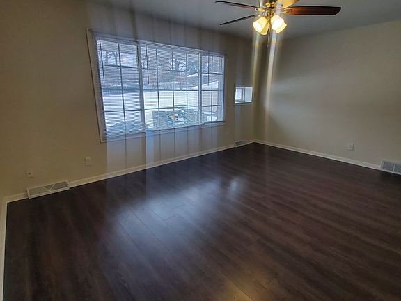 4th image of 3116 Meriday Ln #8