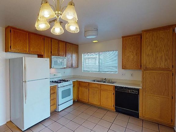 4th image of 4001 E Ogden Ave