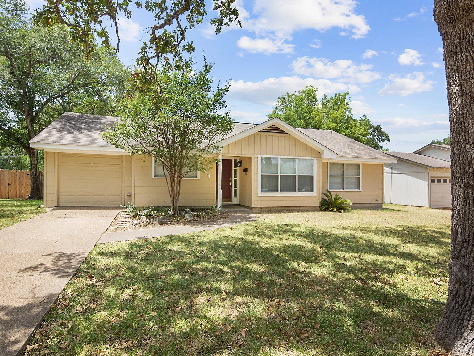 4 bed, 1491 sqft, $2,600 — Photo 1