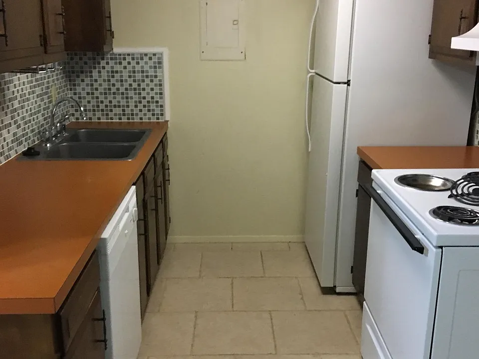 833 Quetzal St #2