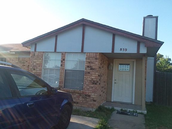 3rd image of 839 Woodland Ct
