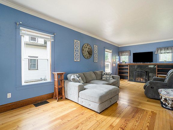 3rd image of 151 Union St N
