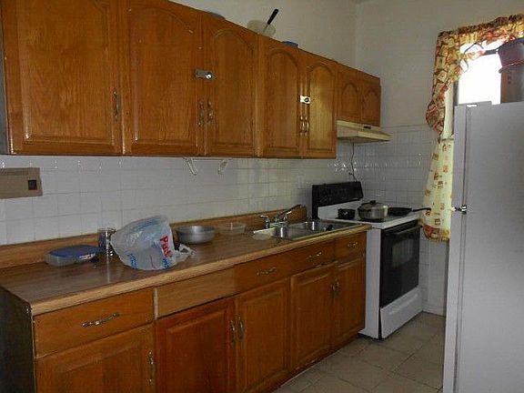 5th image of 1458 Bryant Ave