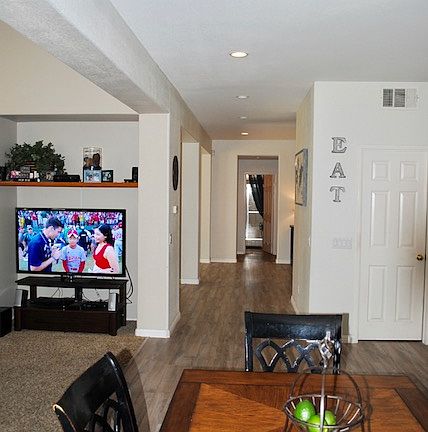 4th image of 7516 Sungold Ave