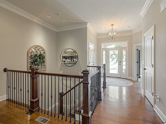4th image of 9796 Hollis Ln