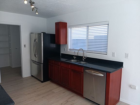 4th image of 4247 Altura Vista Ln NE