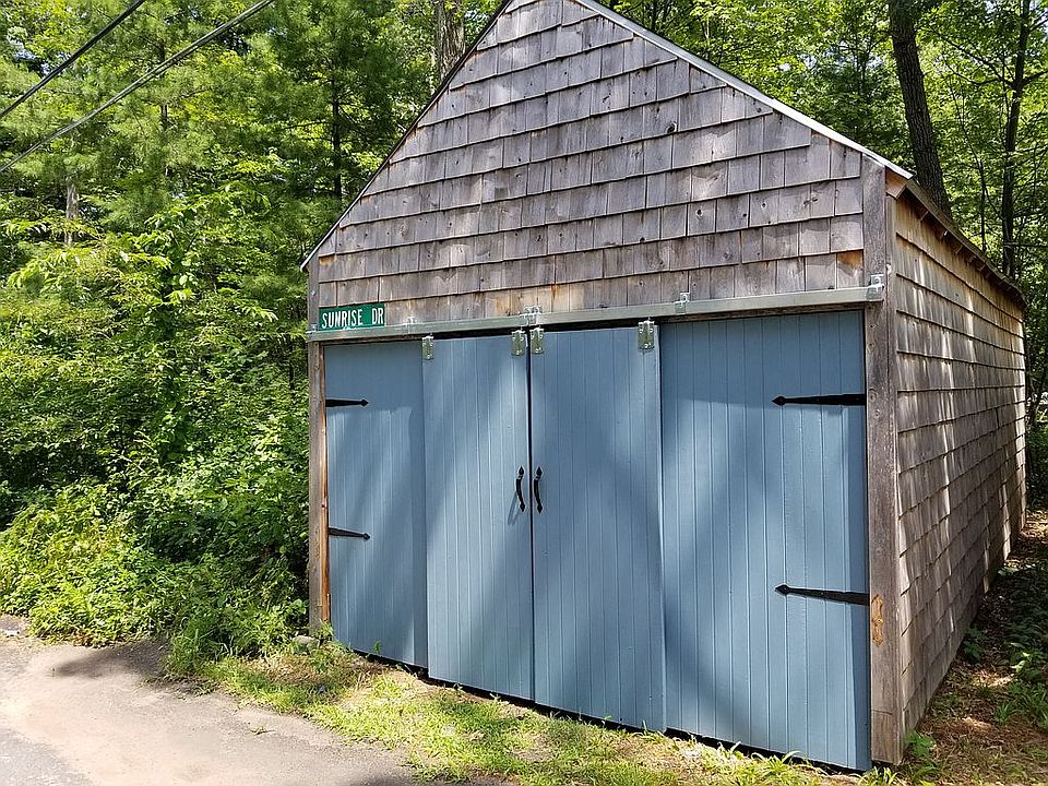 2nd image of 12 Davis Rd