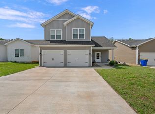 893 McFadin Station St, Bowling Green, KY 42103