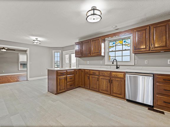 5th image of 117 Welsh Dr