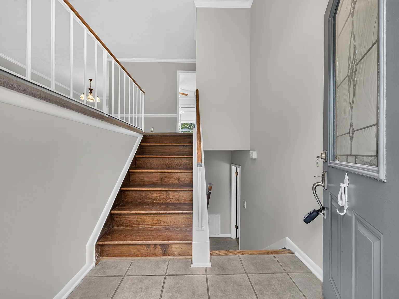 4 bed, 2200 sqft, $2,200 — Photo 4