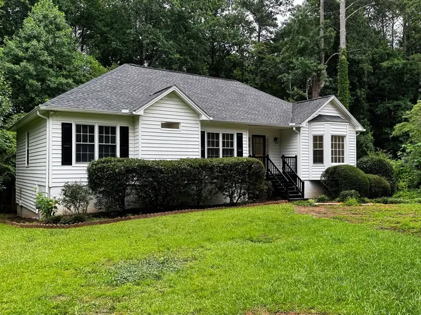 567 Leah Dr, Powder Springs, GA 30127